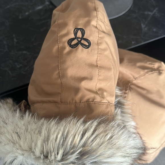 ARITZIA Jacket - Picture 4 of 5